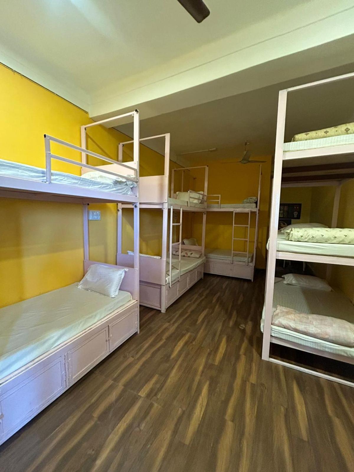 Unplanned Hostel อุเดเปอร์ ภายนอก รูปภาพ