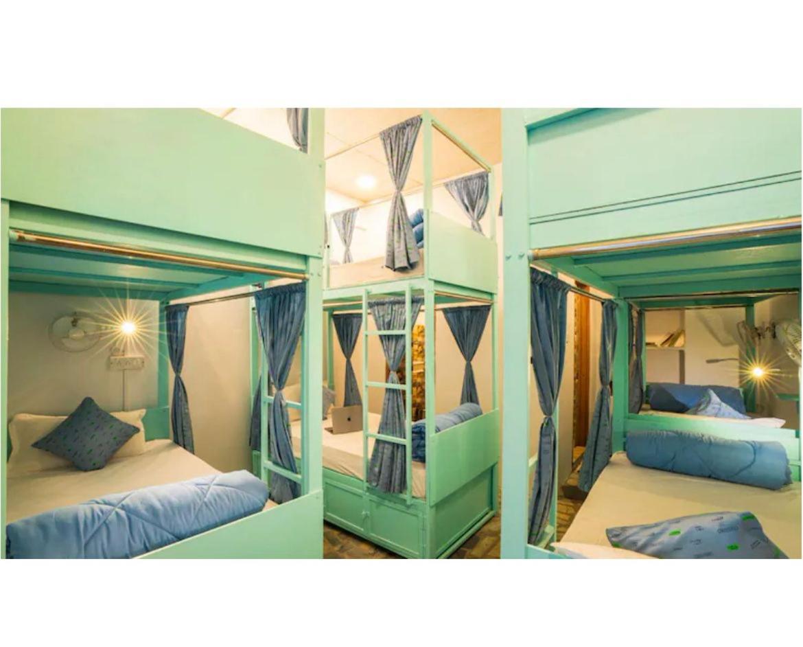 Unplanned Hostel อุเดเปอร์ ภายนอก รูปภาพ
