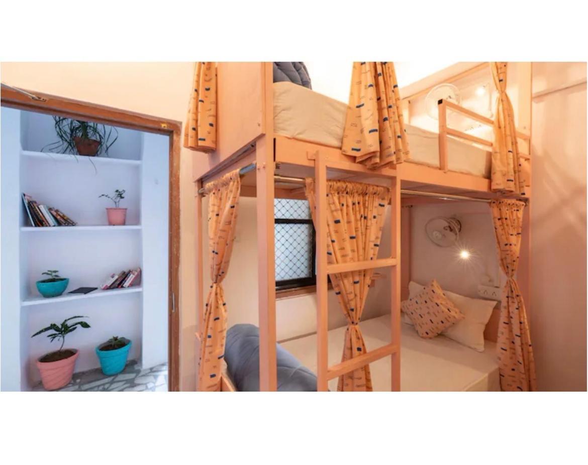 Unplanned Hostel อุเดเปอร์ ภายนอก รูปภาพ
